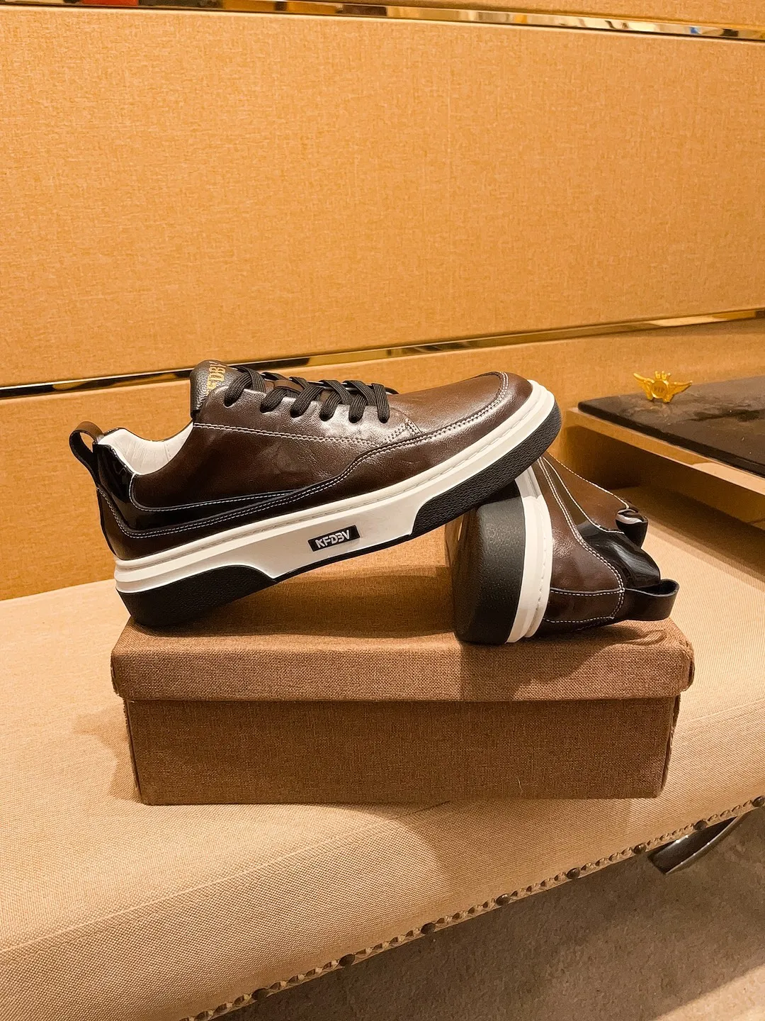 Men's shoes 💰 420💰【BV】🔥 High-end men's shoes brand official website 1:1 latest masterpiece: the upper is made of Italian imported first-layer cowhide with a comfortable and breathable lining➕original non-slip and wear-resistant outsole🔥, making walking more convenient and comfortable! An exclusive new model, a stunning work, a beautiful 1:1 replica [color] compared to the official quality! Create a fashionable personality to set off your uniqueness! A must-have for trendy men! Classic🔥Size: 38-44 Color: 🔥Multiple colors available🔥.